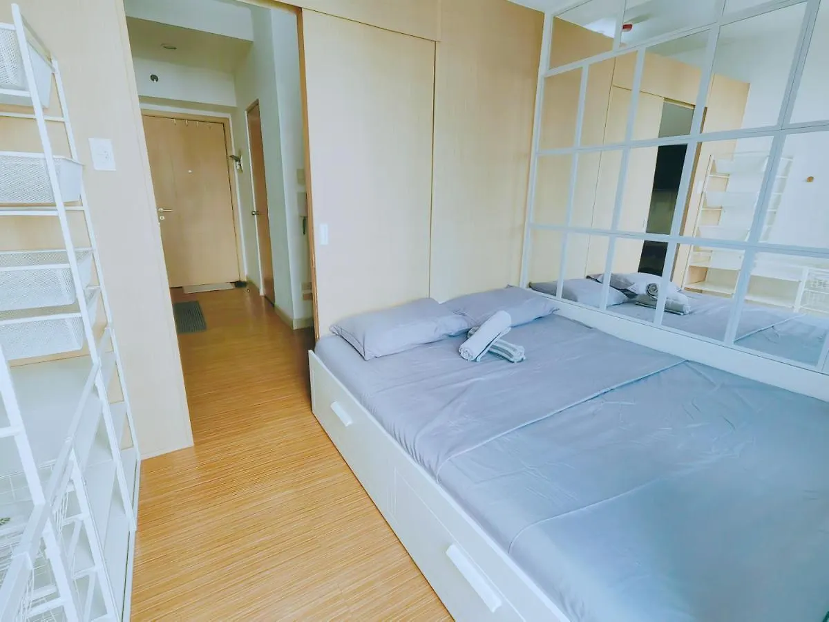 Crib'S Nr.Bgc Apartment Manila